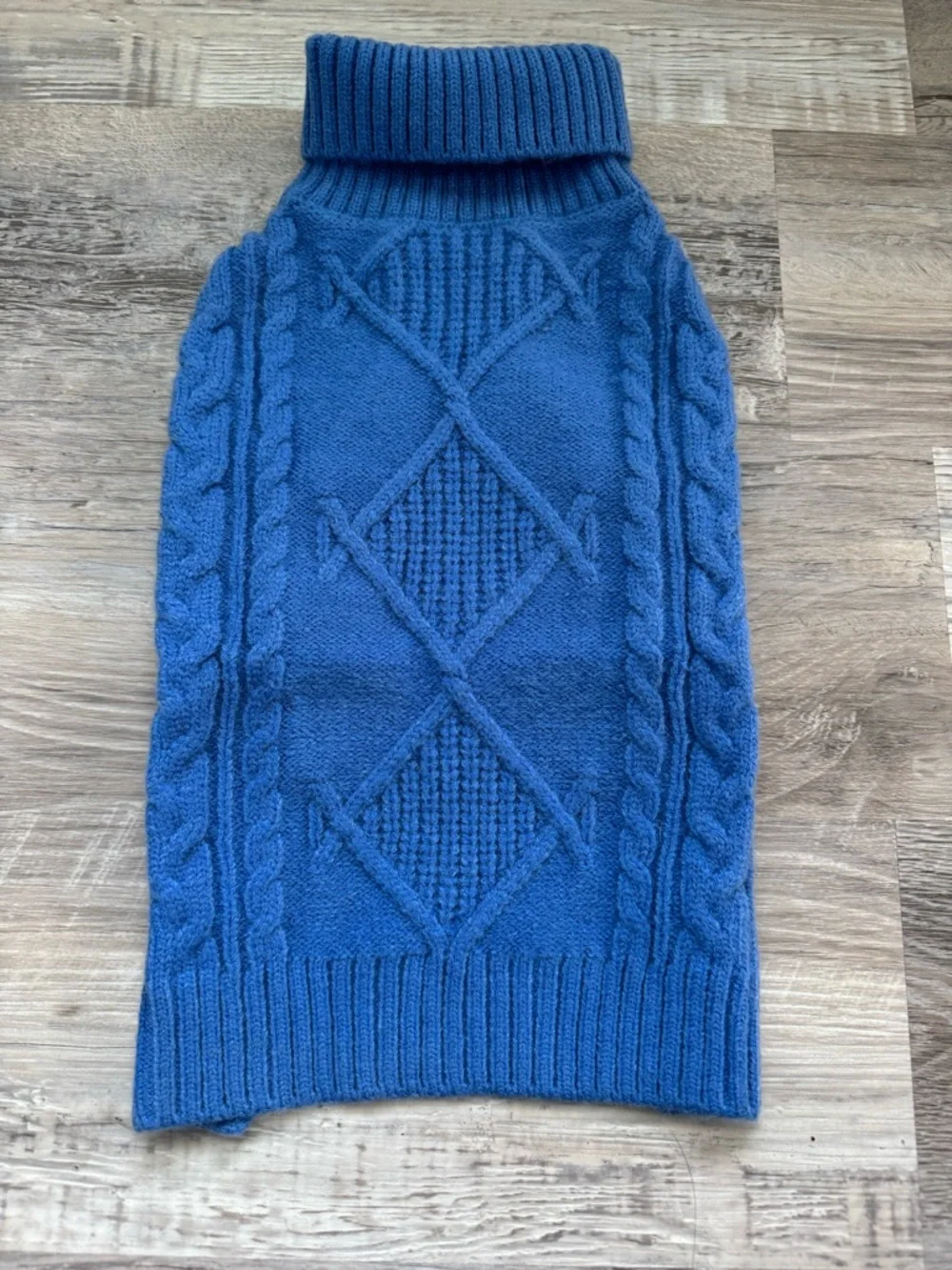 ASENKU Dog Sweater, Size M. Features a beautiful cornflower-blue color. This war